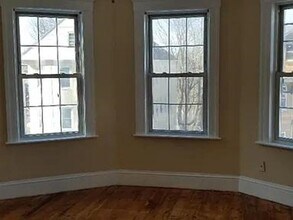 111 Rodney St-Unit -2 in Worcester, MA - Building Photo - Building Photo