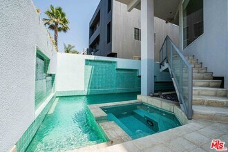 4611 Roma Ct in Los Angeles, CA - Building Photo - Building Photo