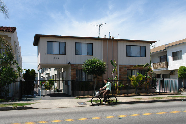 913 N Normandie Ave in Los Angeles, CA - Building Photo - Building Photo