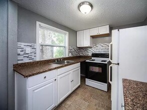 1804 E 48th St in Kansas City, MO - Building Photo - Building Photo