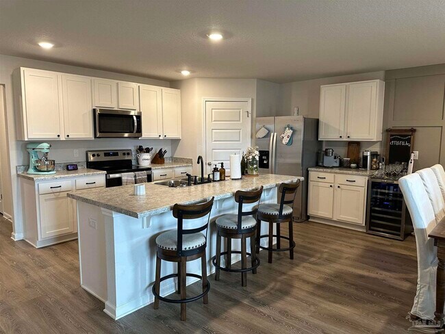 5292 Peach Dr in Milton, FL - Building Photo - Building Photo