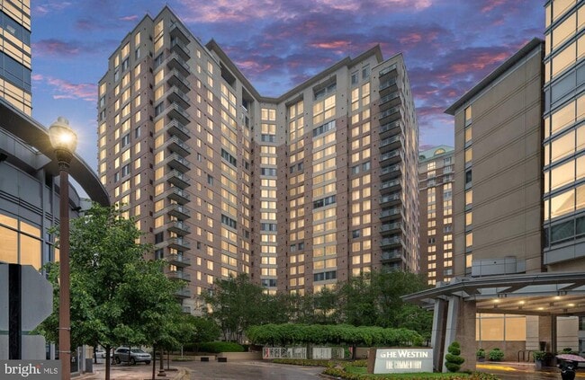 property at 851 N Glebe Rd