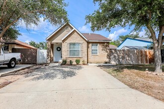 10216 Union Pacific Blvd in Laredo, TX - Building Photo - Building Photo