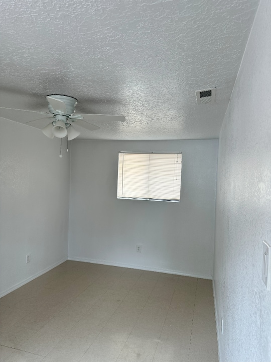 111 E Wilson Ave in Gallup, NM - Building Photo