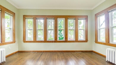 100 Belle Plaine Ave in Park Ridge, IL - Building Photo - Building Photo