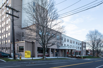 Union Towers in Weymouth, MA - Foto de edificio - Building Photo