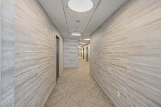 4633 Glen Erin Dr in Mississauga, ON - Building Photo - Building Photo