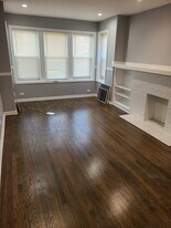 6418 S Eberhart Ave, Unit B in Chicago, IL - Building Photo