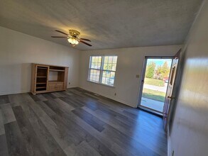 386 Elaine Dr in Clarksville, TN - Building Photo - Building Photo