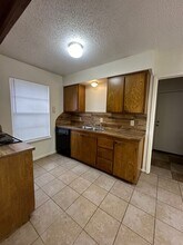 1008 Cheryl St-Unit -A in Longview, TX - Foto de edificio - Building Photo