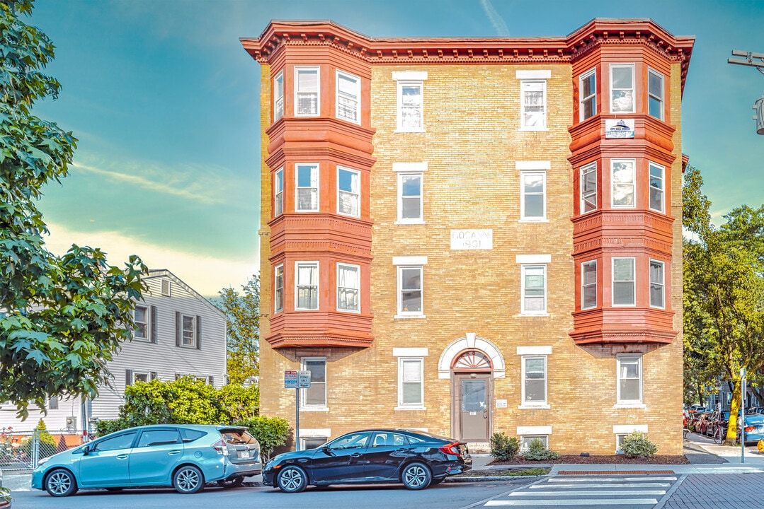 124 Berkshire St in Cambridge, MA - Building Photo
