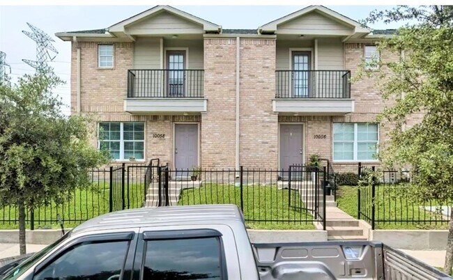 10058 Emnora Ln in Houston, TX - Building Photo - Building Photo