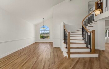 26631 Brandon in Mission Viejo, CA - Foto de edificio - Building Photo