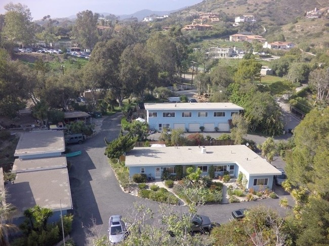 Malibu Surf Club Residence in Malibu, CA - Building Photo - Building Photo