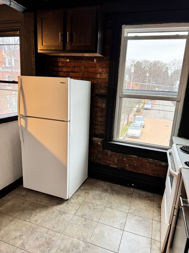 303 Peebles St, Unit 2 in Pittsburgh, PA - Building Photo - Building Photo