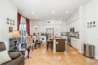 445 Corte Calypso in Chula Vista, CA - Building Photo - Building Photo
