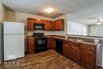 942 Pinehurst Loop, Unit 21 in Cabot, AR - Foto de edificio - Building Photo