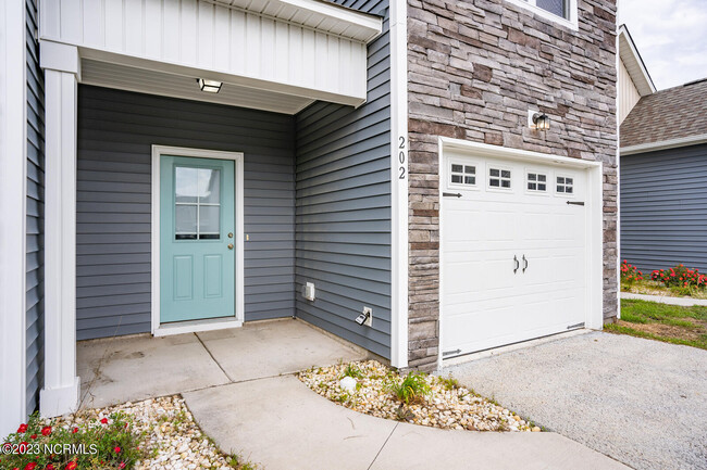 202 N Stingray Ln in Sneads Ferry, NC - Building Photo - Building Photo