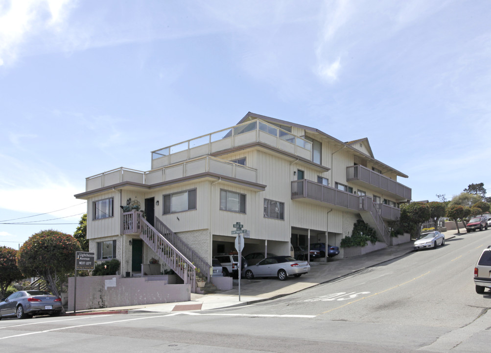 399 Hawthorne St in Monterey, CA - Foto de edificio