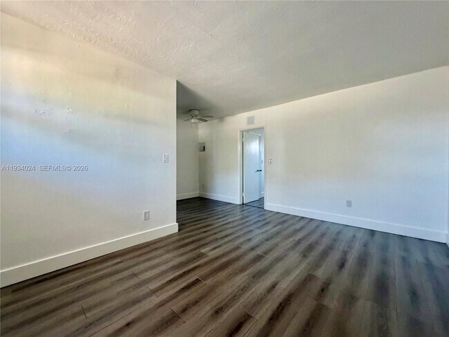 3100 NW 135th St in Opa Locka, FL - Building Photo - Building Photo