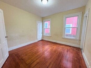 41 Hotchkiss St, Unit 1 in New Haven, CT - Foto de edificio - Building Photo