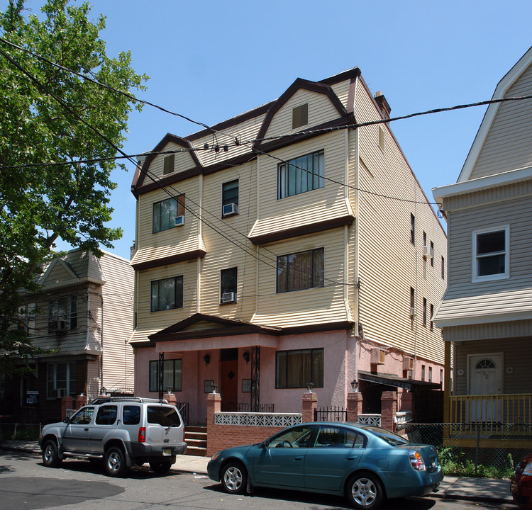 48 Cortland St in Newark, NJ - Building Photo