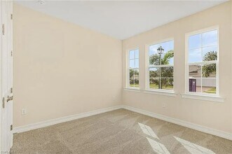 891 Stonewater Lake Ter in Cape Coral, FL - Foto de edificio - Building Photo