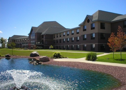 The Bluffs in Houghton, MI - Foto de edificio