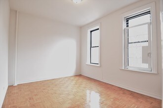 4848 Broadway-Unit -3F in New York, NY - Building Photo - Building Photo