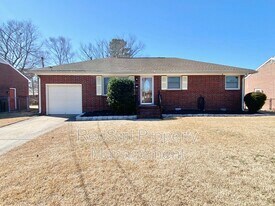 249 Manchester Dr in Hampton, VA - Building Photo