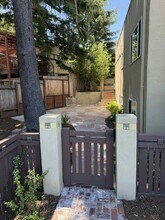 401 Quartz St in Redwood City, CA - Building Photo - Building Photo