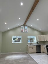 4406 Coloma Ave in Woodland Hills, CA - Foto de edificio - Building Photo