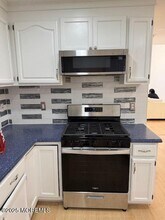 6 Monroe St in West Long Branch, NJ - Building Photo - Building Photo