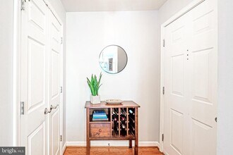 4091 S Four Mile Run Dr in Arlington, VA - Building Photo - Building Photo
