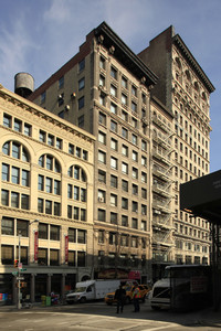 74 5th Ave in New York, NY - Foto de edificio - Building Photo