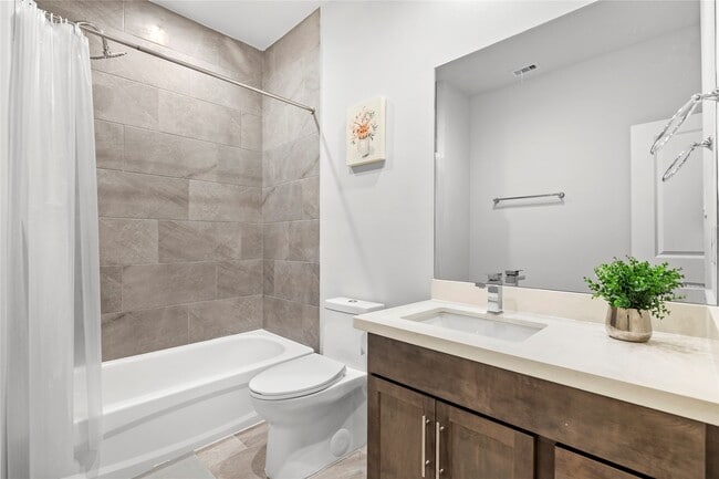 property at 2214 Roozy Lk Ln