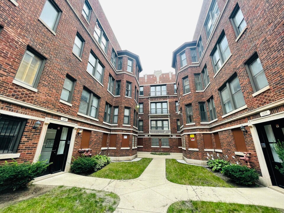 1653 W Jonquil Terrace-Unit -25 in Chicago, IL - Building Photo