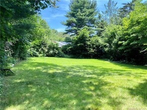 45 Delsole Rd in Hamden, CT - Foto de edificio - Building Photo