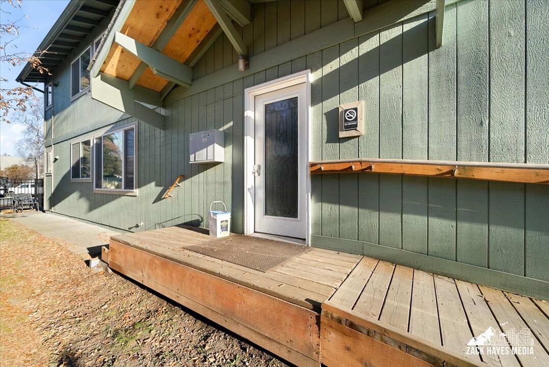 928 E 10th Ave, Unit #4 in Anchorage, AK - Foto de edificio