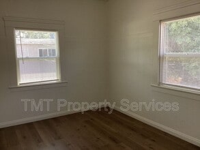 202 W Oak St in Stockton, CA - Building Photo - Building Photo
