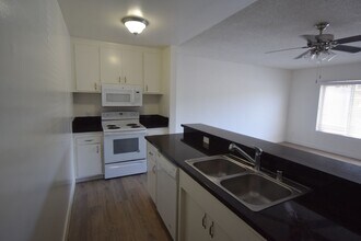 4414 Woodman Ave in Los Angeles, CA - Building Photo - Building Photo