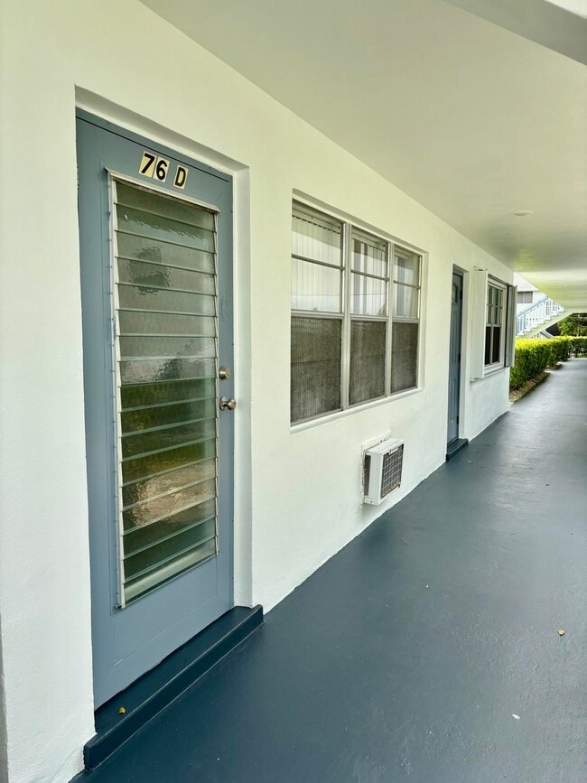 76 Cambridge I in West Palm Beach, FL - Building Photo - Building Photo