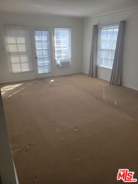 8551 Holloway Dr in West Hollywood, CA - Building Photo - Building Photo