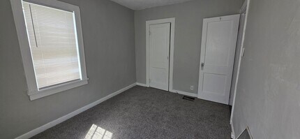 233 W School St in Anderson, IN - Building Photo - Building Photo