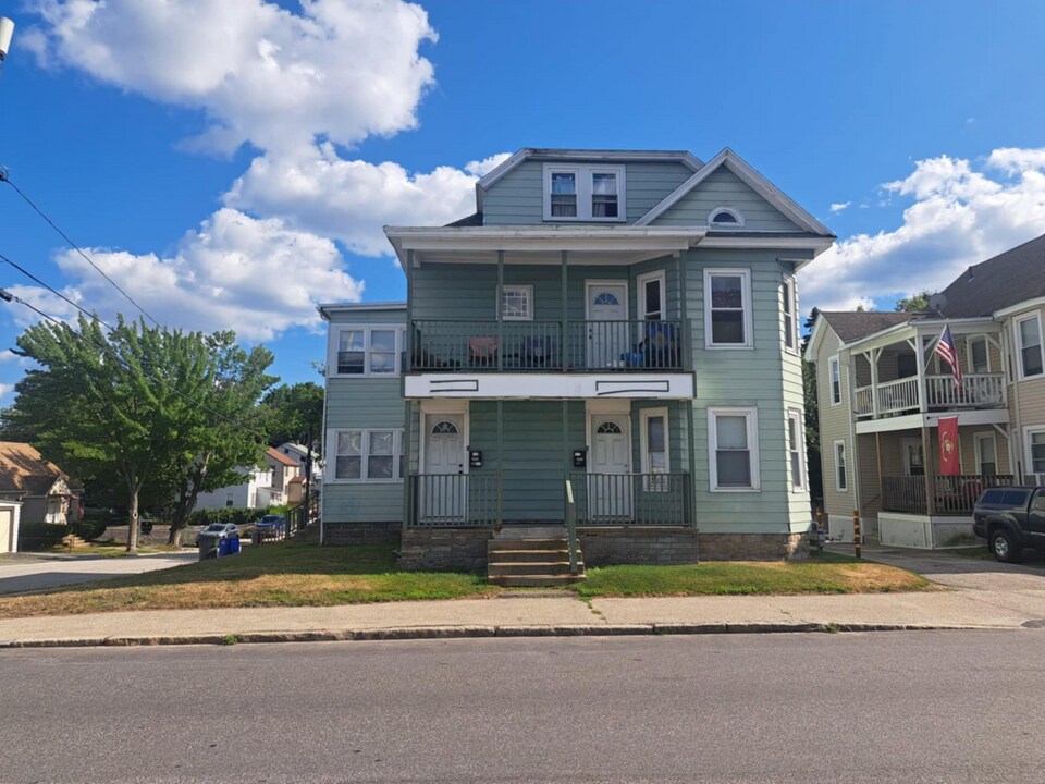 440 Kelley St in Manchester, NH - Building Photo