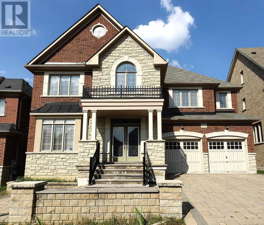 991 Sherman Brock Cir in Newmarket, ON - Building Photo