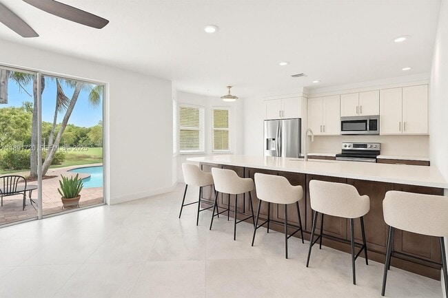 property at 214 La Costa Ct