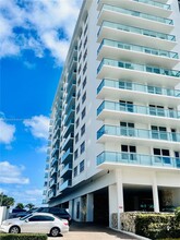 9511 Collins Ave in Surfside, FL - Building Photo - Building Photo