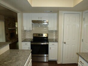 8502 Slant Oak Dr in Austin, TX - Building Photo - Building Photo