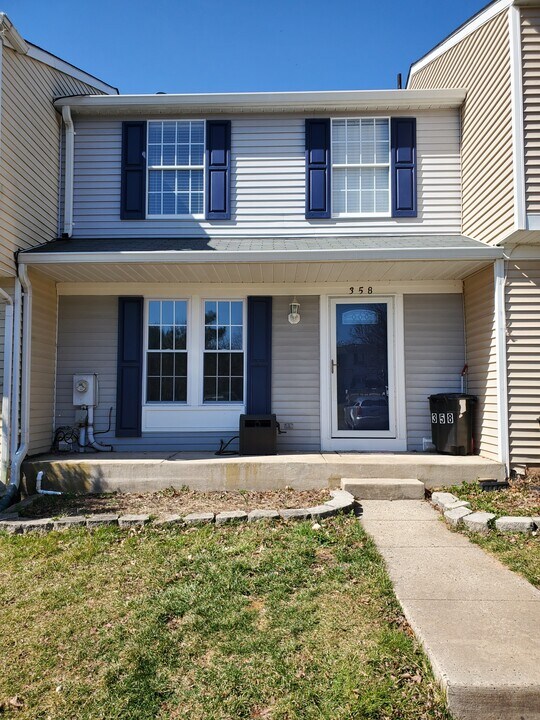 358 Delmar Ct in Abingdon, MD - Foto de edificio